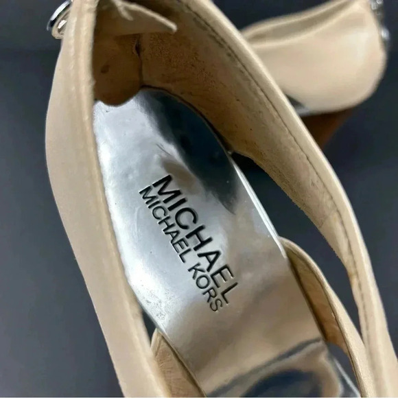 Michael Kors leather  heels shoes 6M - Picture 8 of 9